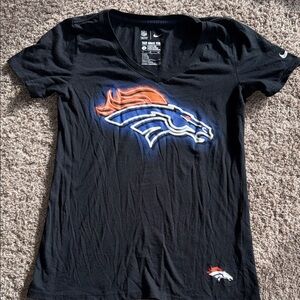 Denver Broncos NFL Team Apparel v neck logo tee size small